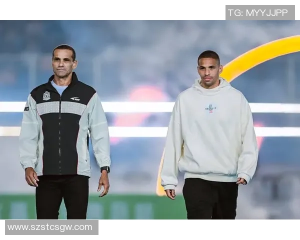 足球明星闪耀赛场，球技与精神并肩展现无尽魅力